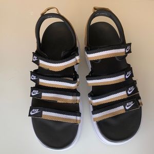 Nike Icon Classic Platform Sandal